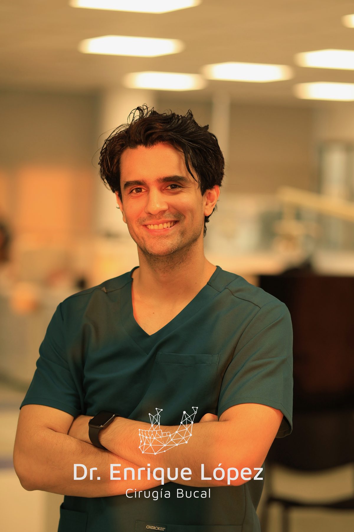 Dr. Enrique López, cirujano dentista